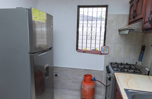 La Vega House | Carnival-Inspired Retreat with Valley Views – La Vega, DR
