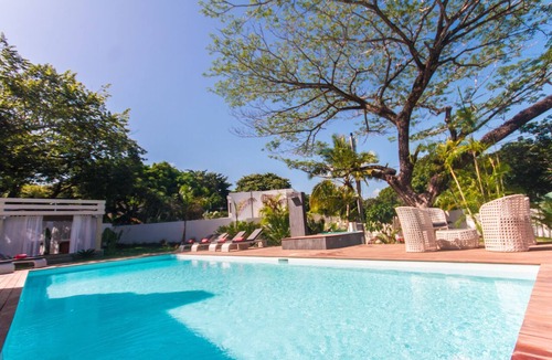El Batey Villa | Casa-22: 6 Suites, Pool & Chef Service,Steps from Beach,AC, Wifi, Maid, Security