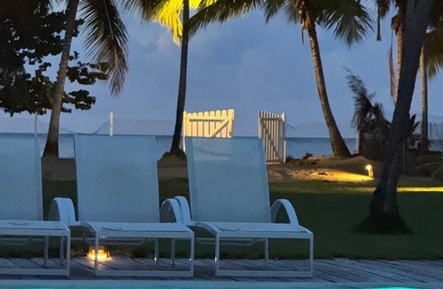 El Limon Villa | Casa Blanca Staffed Beachfront Villa Sea Views Private Pool