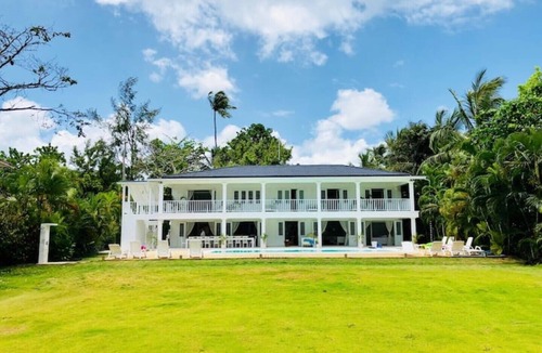 El Limon Villa | Casa Blanca Staffed Beachfront Villa Sea Views Private Pool