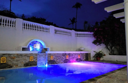Puerto Galera Villa | Casa Del Faro