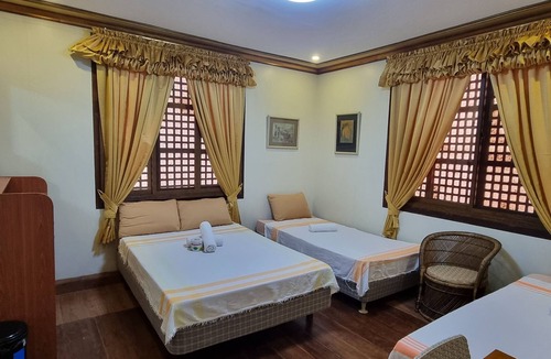 Batac House | Casa Familya