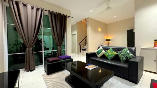 Kampung Pokok Asam House | Casa Le Seabreeze 4BR with Projector