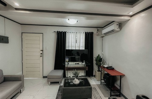 Cardona House | Casa Lirio Comfy 2-Story Home w/Free Parking