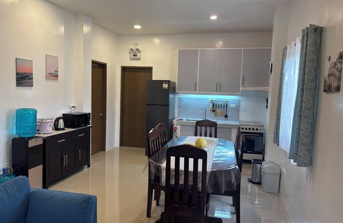 Dauis House | Casa Mameli: Single-Family Home 700m from Sibukaw Beach
