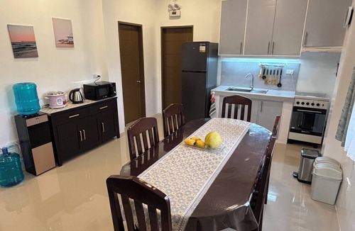 Dauis House | Casa Mameli: Single-Family Home 700m from Sibukaw Beach