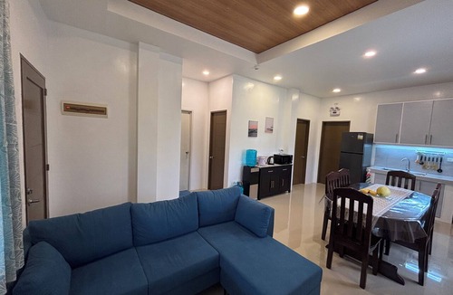 Dauis House | Casa Mameli: Single-Family Home 700m from Sibukaw Beach