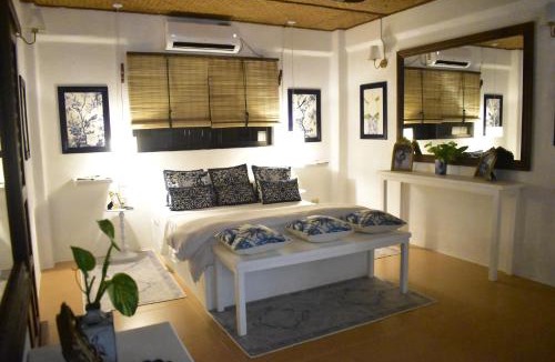 Puerto Princesa City Centre Bed & Breakfast | Casa Manalo Guest House