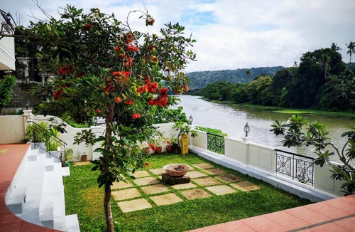 Pagsanjan Bed & Breakfast | Casa Marina Bed and Breakfast