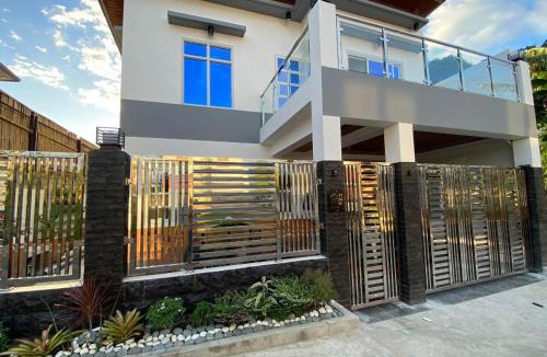 Trece Martires House | Casa MiKulai