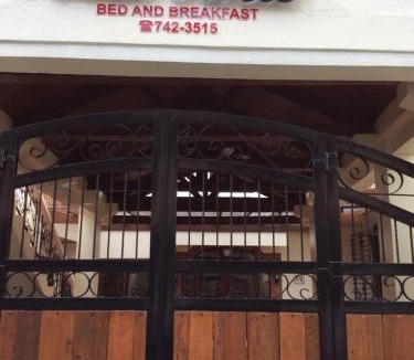 Legazpi Bed & Breakfast | Casa Roces