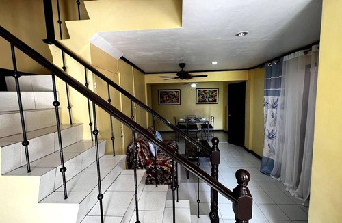 Talisay House | Casa Talisay Sleeps 6 With Garage