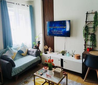 Trece Martires Hostel | Casa Verde Suite - Staycation