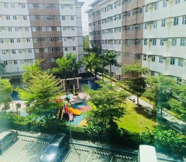 Trece Martires Hostel | Casa Verde Suite - Staycation