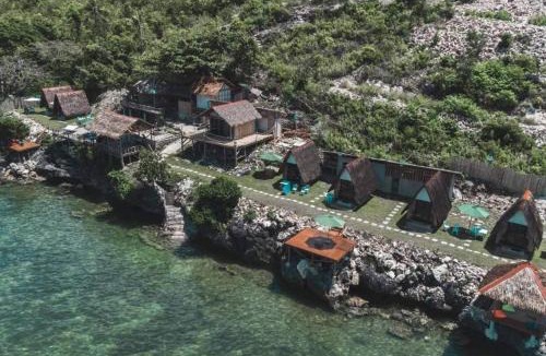 Dalaguete Resort | Casay Beach Huts by HiveRooms
