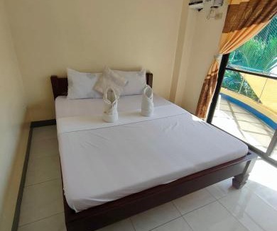 Manoc-Manoc Cabin | Casimero Pension House