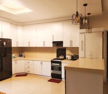 Valencia House | Castro's Hideway Residence