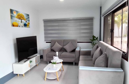 Dingalan Hotel | Cave Beach Resort Boutique Luxury Accomodation