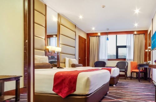 Lahug Hotel | Cebu Parklane International Hotel