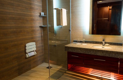 Lahug Hotel | Cebu Parklane International Hotel