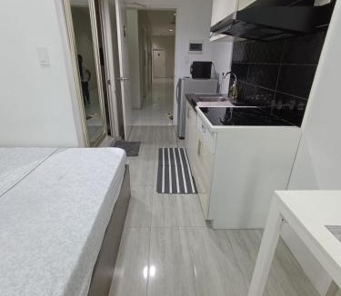 North Reclamation Area Apartment | Cebu Stay Rental - Sunvida Double Bed