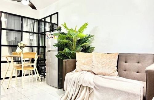 Mandaue Condo | CebuHouseT10/2BR/8pax/UNLI5G/Netflix+Youtube