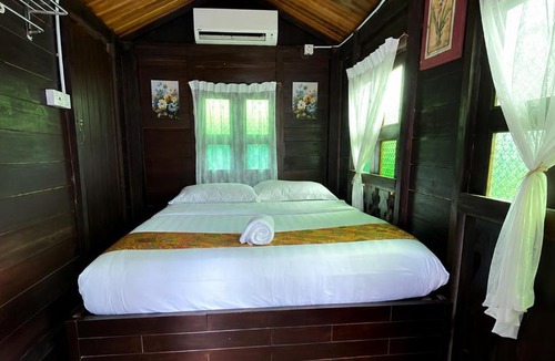 Pantai Tengah Resort | Cenanghill Beachfront