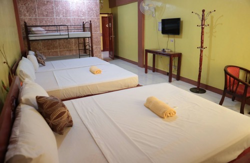 Caticlan House | Centillo Travellers Inn