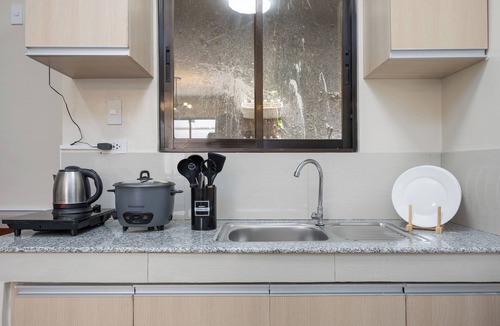 Cebu House | Central 3-bedroom townhome with WiFi, Parking in Secluded Cebu City Neighborhood