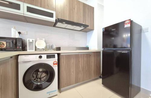Johor Bahru Apartment | Central Park Bright & High floor 2 Rooms 4 pax