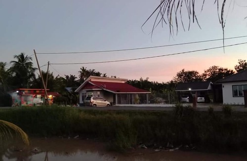 Sabak Bernam District House | Chalet kolam renang D'sawah C