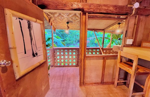 General Luna Cottage | Charming 1-Bedroom Cottage with Private Beach Access, Ocean 9, Queen Bed AC Wifi