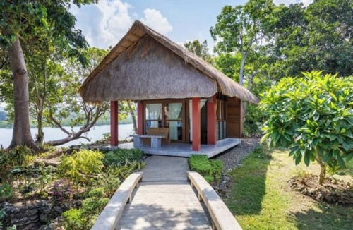 Bulan House | Charming 2-bedroom house Combination of both properties