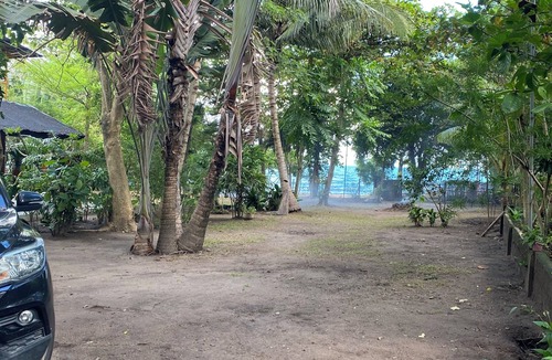 Dumaguete House | Charming 2-bedroom beach house with AC, WiFi in delightful Bacong