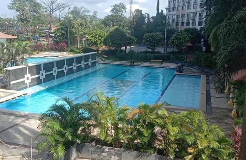 Cainta Condo | Charming 2BR Condo in Cambridge With Wifi, Smart TV