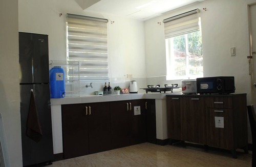 Bacolod House | Charming 3-bedroom Holiday House in Bacolod City