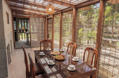 Enrique B. Magalona House | Charming 3BR/3BA in E.B. Magalona, Breakfast Sunroom, gardens and new amenities