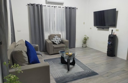 Anahawan House | Charming apartment with AC and WiFi in superb Anahawan