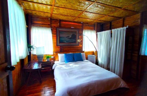 Anilao Bed & Breakfast | Charming B&B with Fitness Room and WiFi in Enchanting Lipa