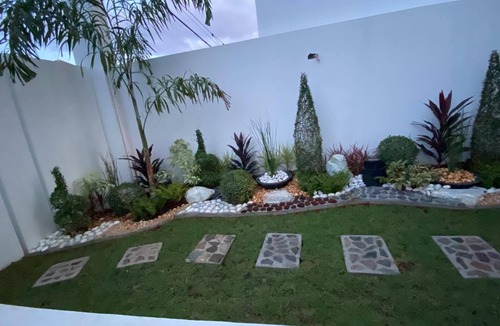 Novaliches House | Charming house with AC and WiFi fabulous,relaxing with the 4 seaters of Jacuzzi