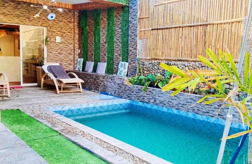 Bacolod House | Charming House with Private Pool
