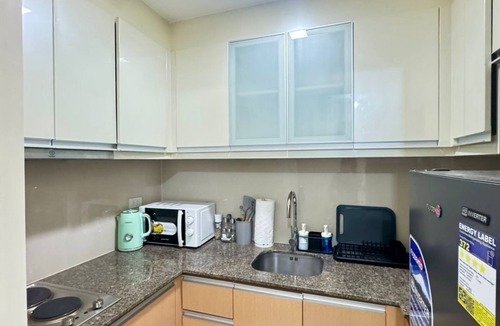 Bonifacio Global City Apartment | Charming large studio Apartment