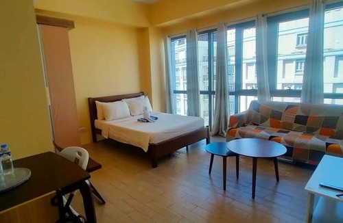 Bonifacio Global City Apartment | Charming large studio Apartment