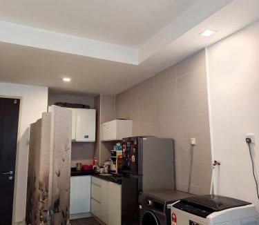 Bandar Tun Razak Bed & Breakfast | CharmsStays Central Residence Sg Besi