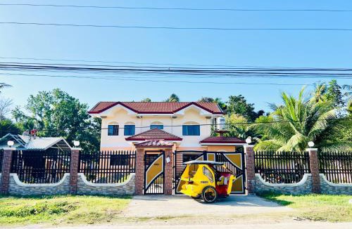 San Pedro House | Chateau La Princesa with cozy garden & bar