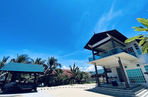 Marang Hotel | Che Beach House