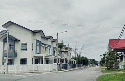 Kampung Telaga Batin House | Che Nat Che Nor Homestay