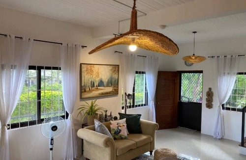 Binangonan House | Cheerfull Sourrouded with green-nature 2 bedrooms