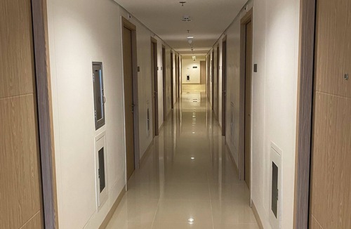 Dasmarinas Condo | Chic 1-bedroom condo in brilliant Dasmariñas with fitness room, WiFi