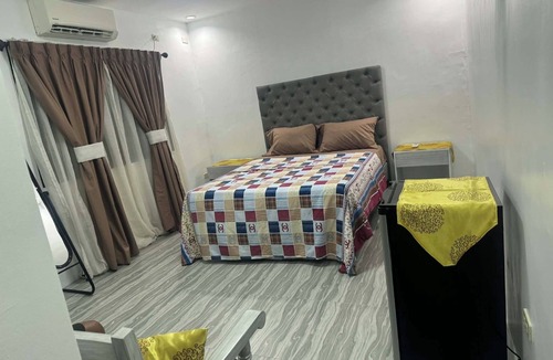 Angeles City Apartment | Chic 1-bedroom in awesome Angeles City with WiFi, AC
